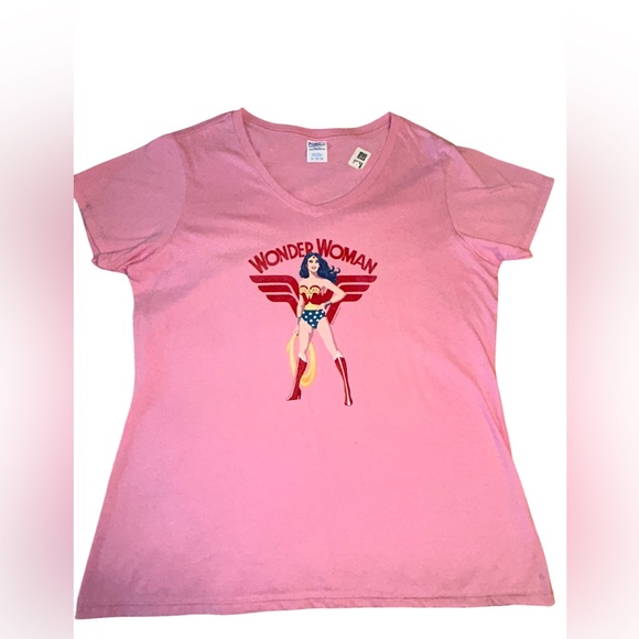 Wonder Woman Graphic Tee – Pink V-Neck T-Shirt – Size XL - Picture 1 of 6